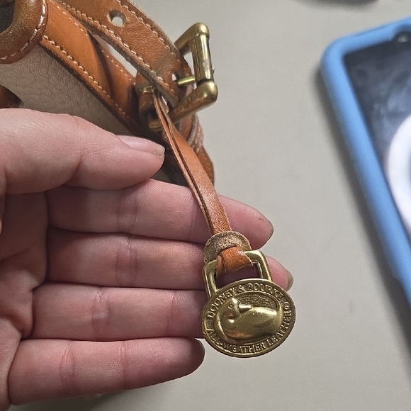 Dooney & Bourke Cream and Tan Shoulder Bag - Picture 2 of 6